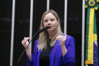 Comissão aprova obrigação do SUS oferecer cirurgia fetal para tratar malformação na coluna vertebral